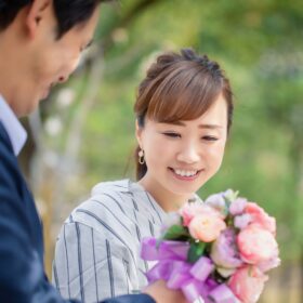 50代男性が20代・30代女性との年の差婚を叶えたプロポーズ成婚イメージ